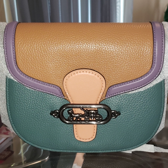 Meet your Posher, Amber - Picture 7 of 11